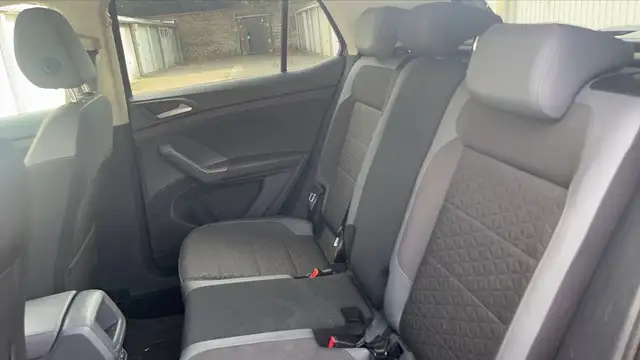 Volkswagen T-Cross view 9