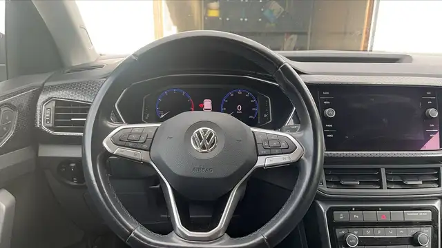 Volkswagen T-Cross view 22