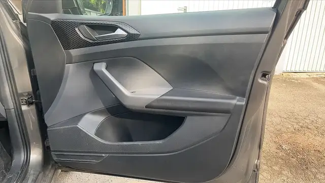 Volkswagen T-Cross view 23