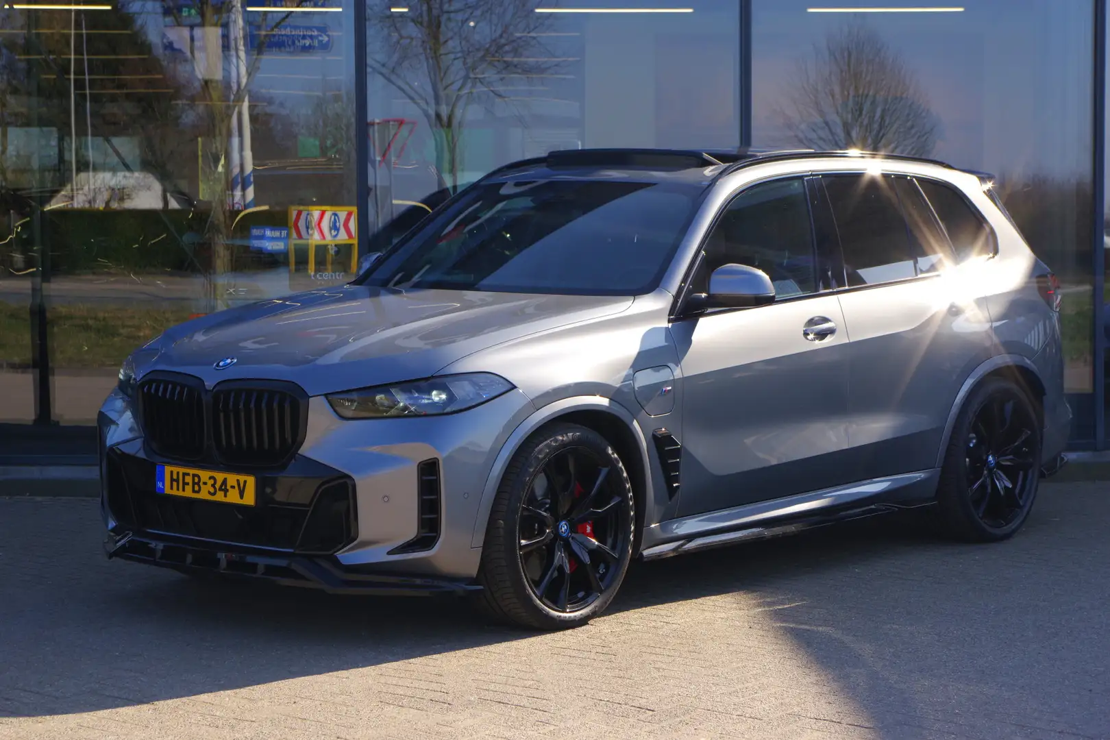BMW X5 xDrive50e 490 PK M-Sport Pro, Panoramadak, Elek. T Gris - 1