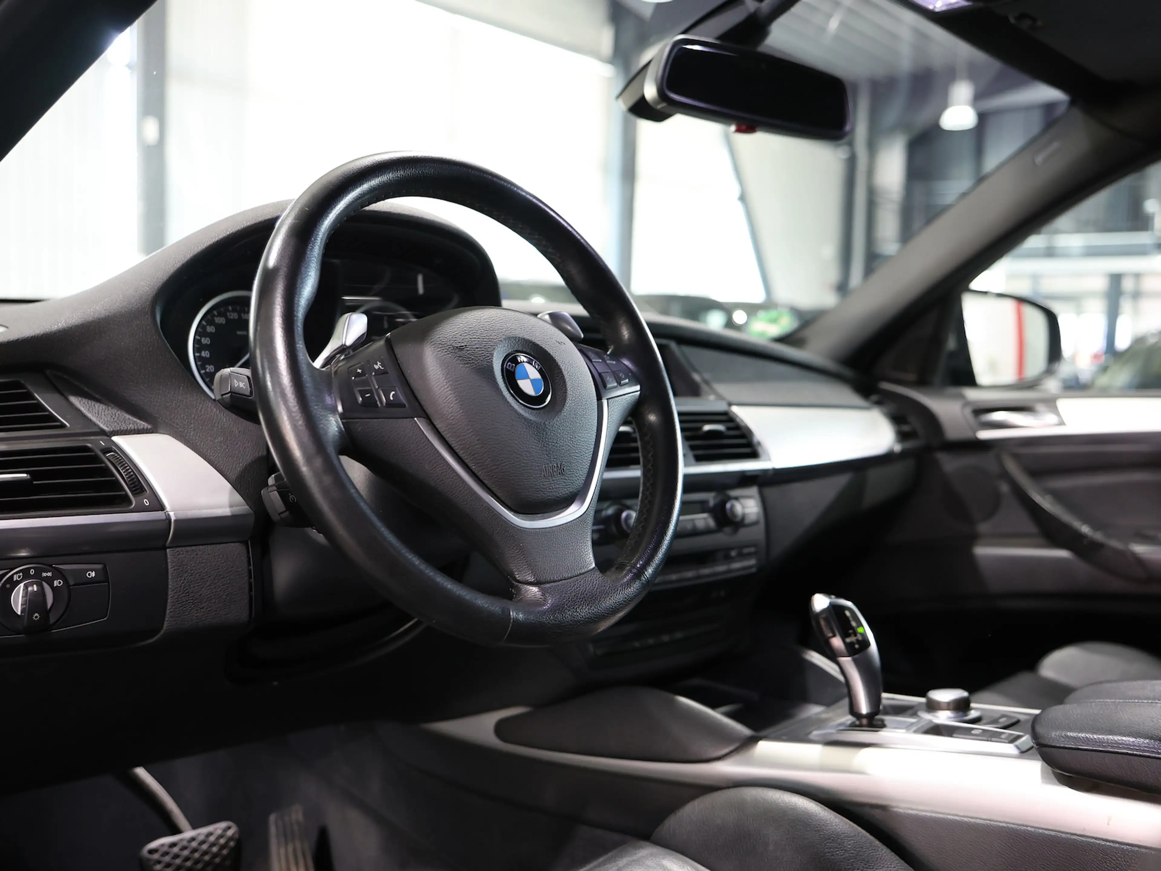 BMW X6 xDrive 35d SHADOW / LEDER / NAVI-PROFESSIONAL — photo 12