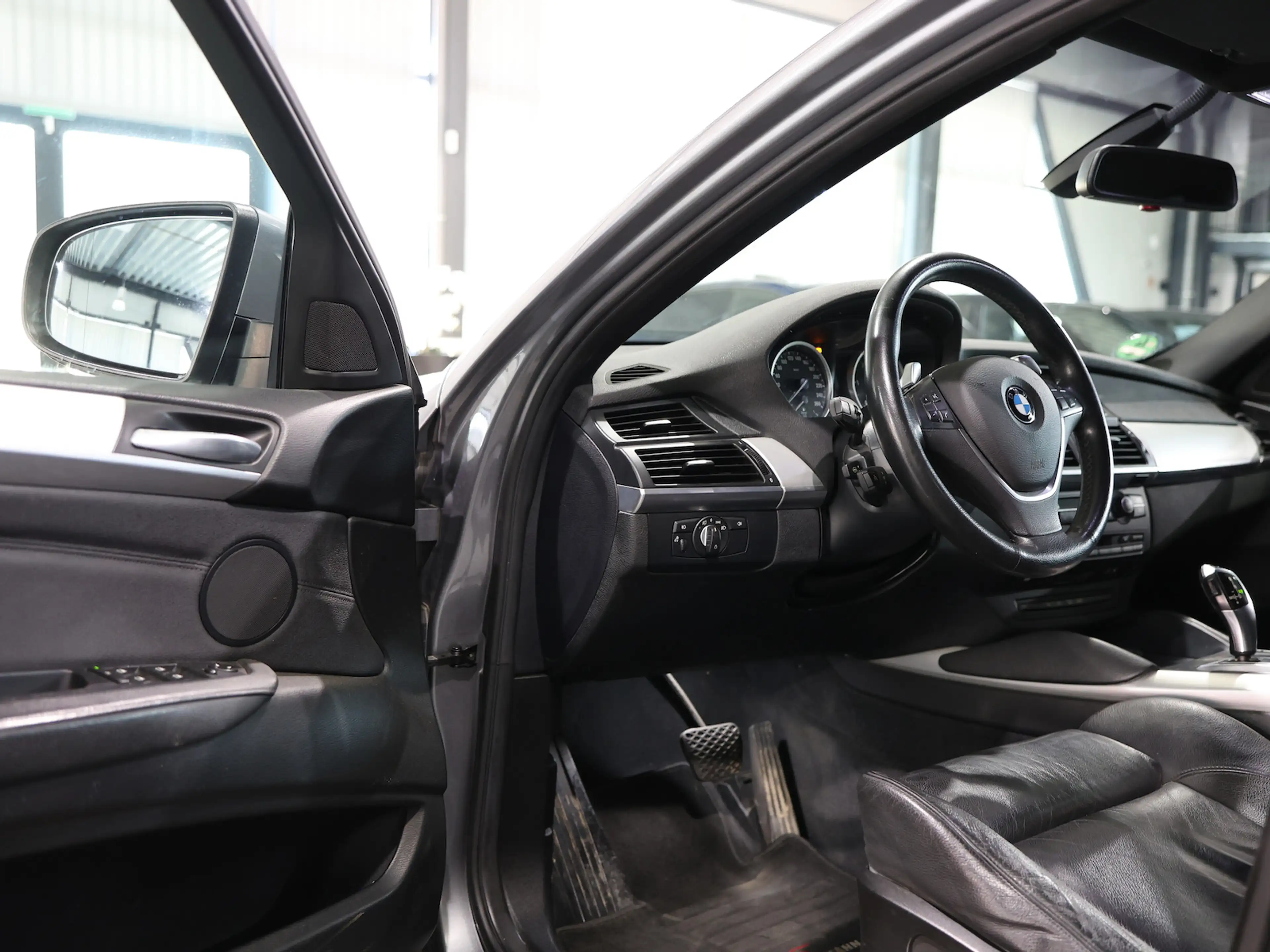 BMW X6 xDrive 35d SHADOW / LEDER / NAVI-PROFESSIONAL — photo 10