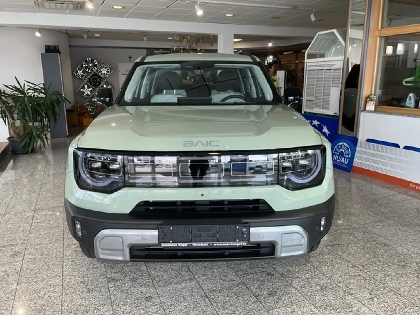 BAIC BJ30 1.5 4WD HEV - CarPlay/Android Auto - DAB - SHZ - 8 Grün - 2