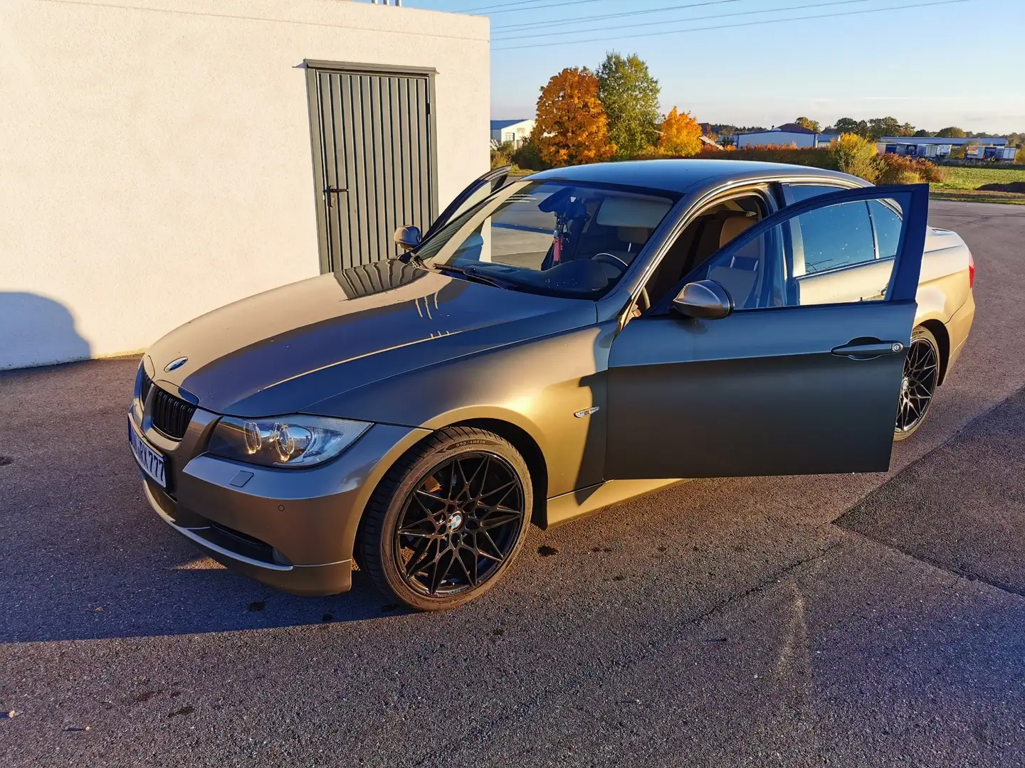 BMW 318 318i Gelb - 1