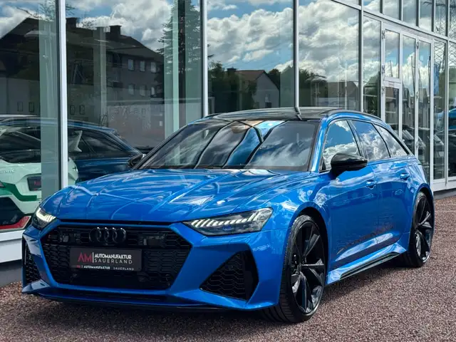 Audi RS6 Avant view 3