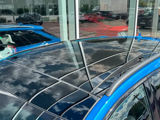 Audi RS6 Avant view 10