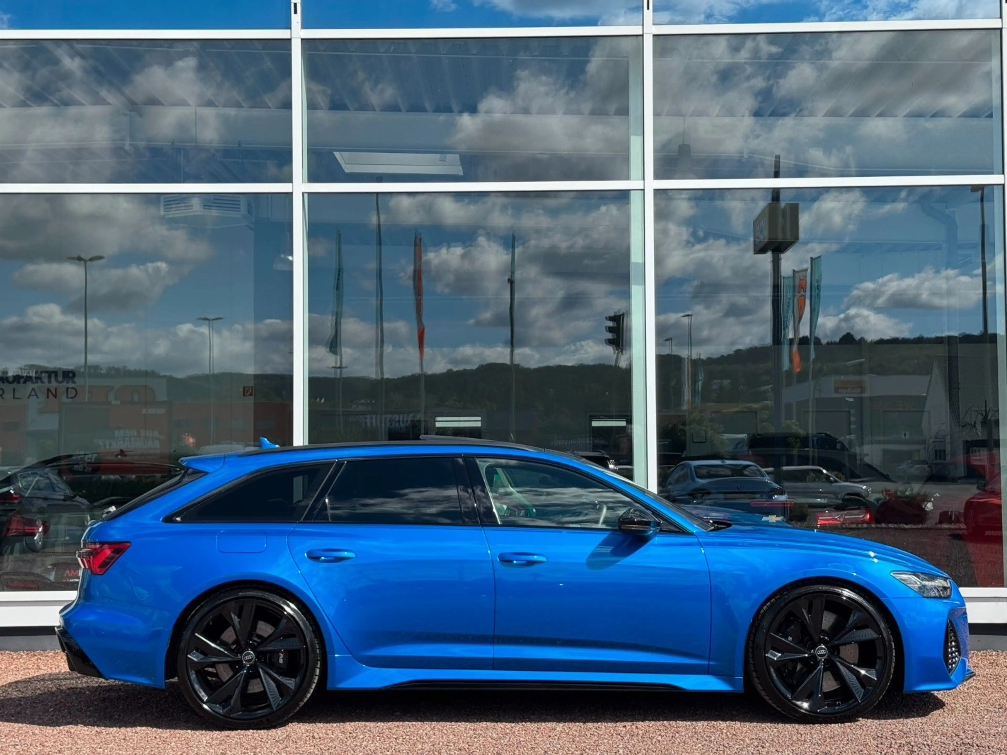Audi RS6 Avant 4.0 TFSI quattro*Pano*B&O*HUD*Luft* — photo 14