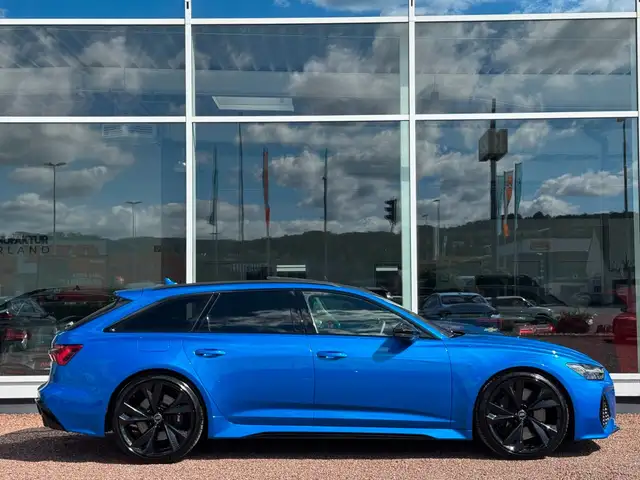 Audi RS6 Avant view 14
