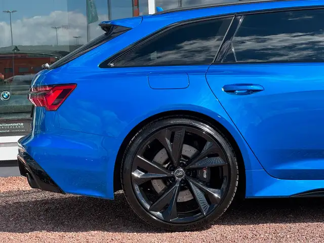 Audi RS6 Avant view 15