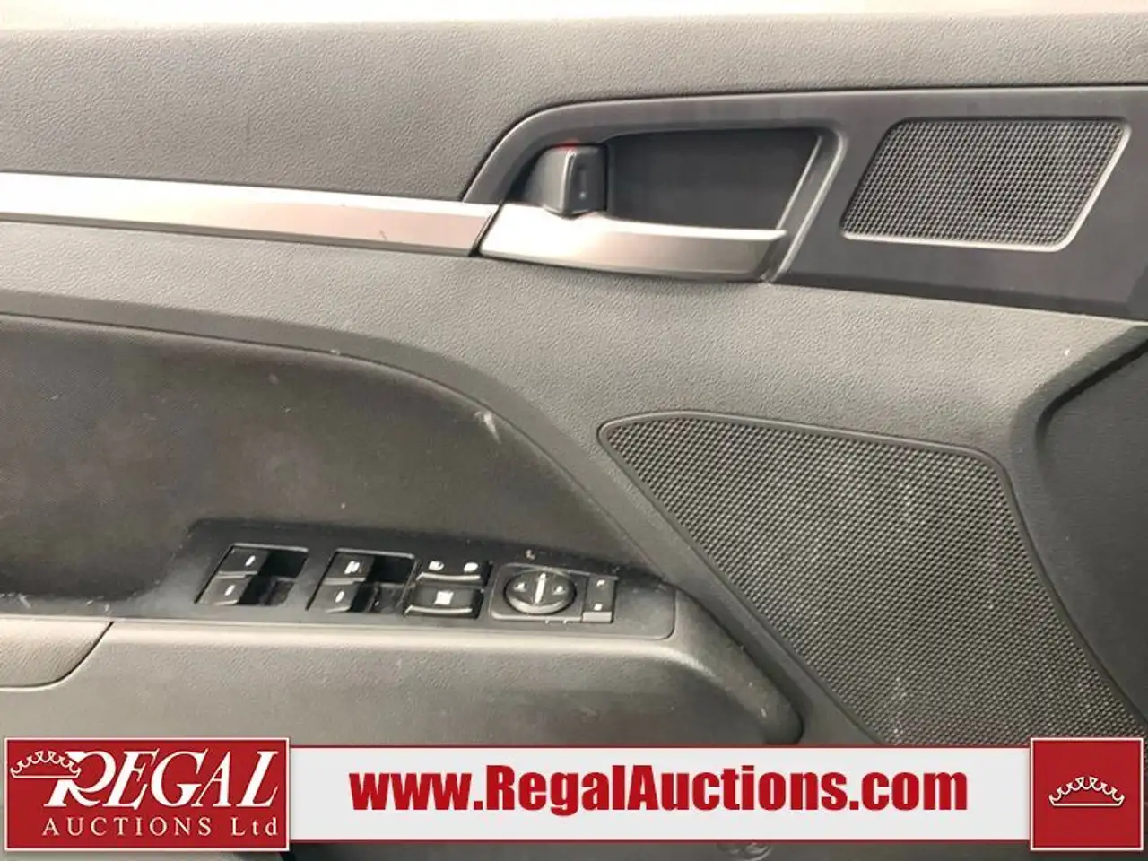 Hyundai ELANTRA снимка Hyundai ELANTRA