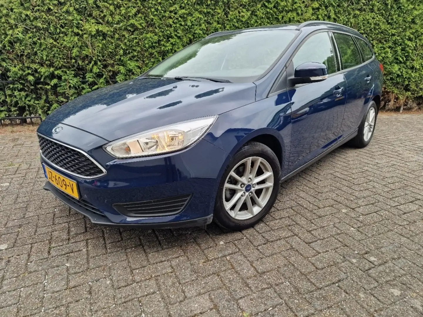 Ford Focus 1.0 nieuw model, navi, Nieuwe distributie Blauw - 1