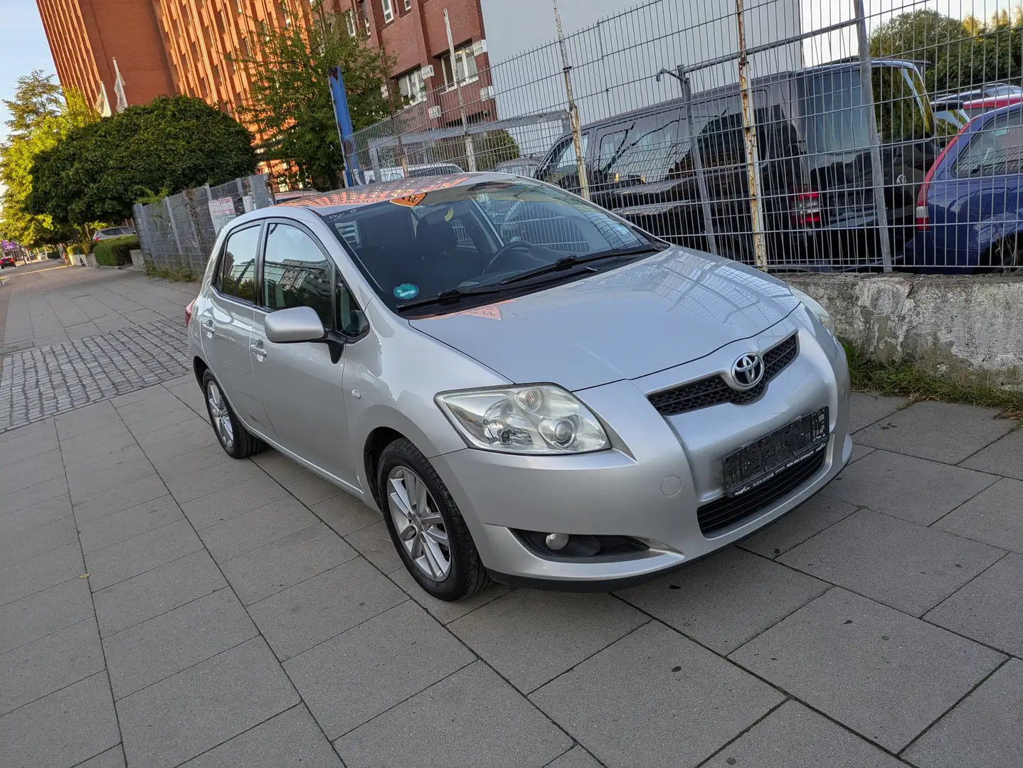 Toyota Auris Team Gris - 2