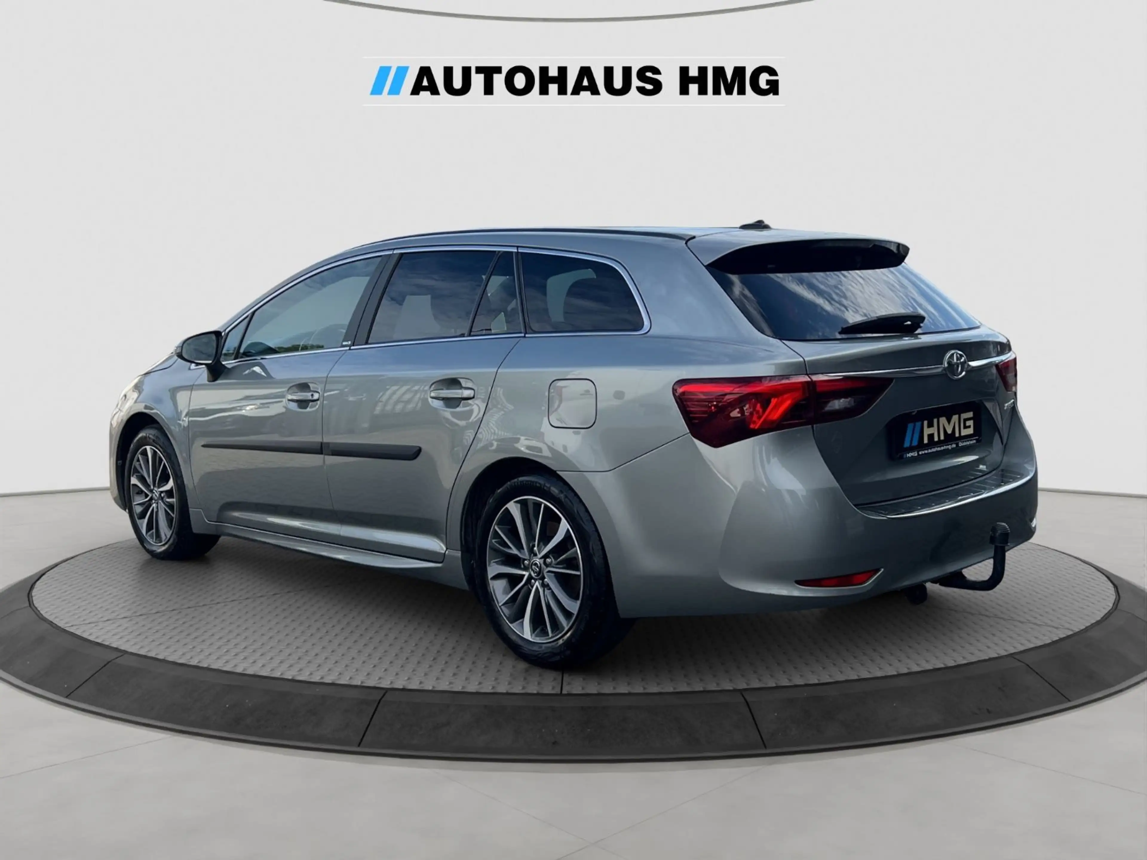 Toyota Avensis TS Edition-S *1.HAND*NAVI*SITZHZ*KAM*AHK — photo 3