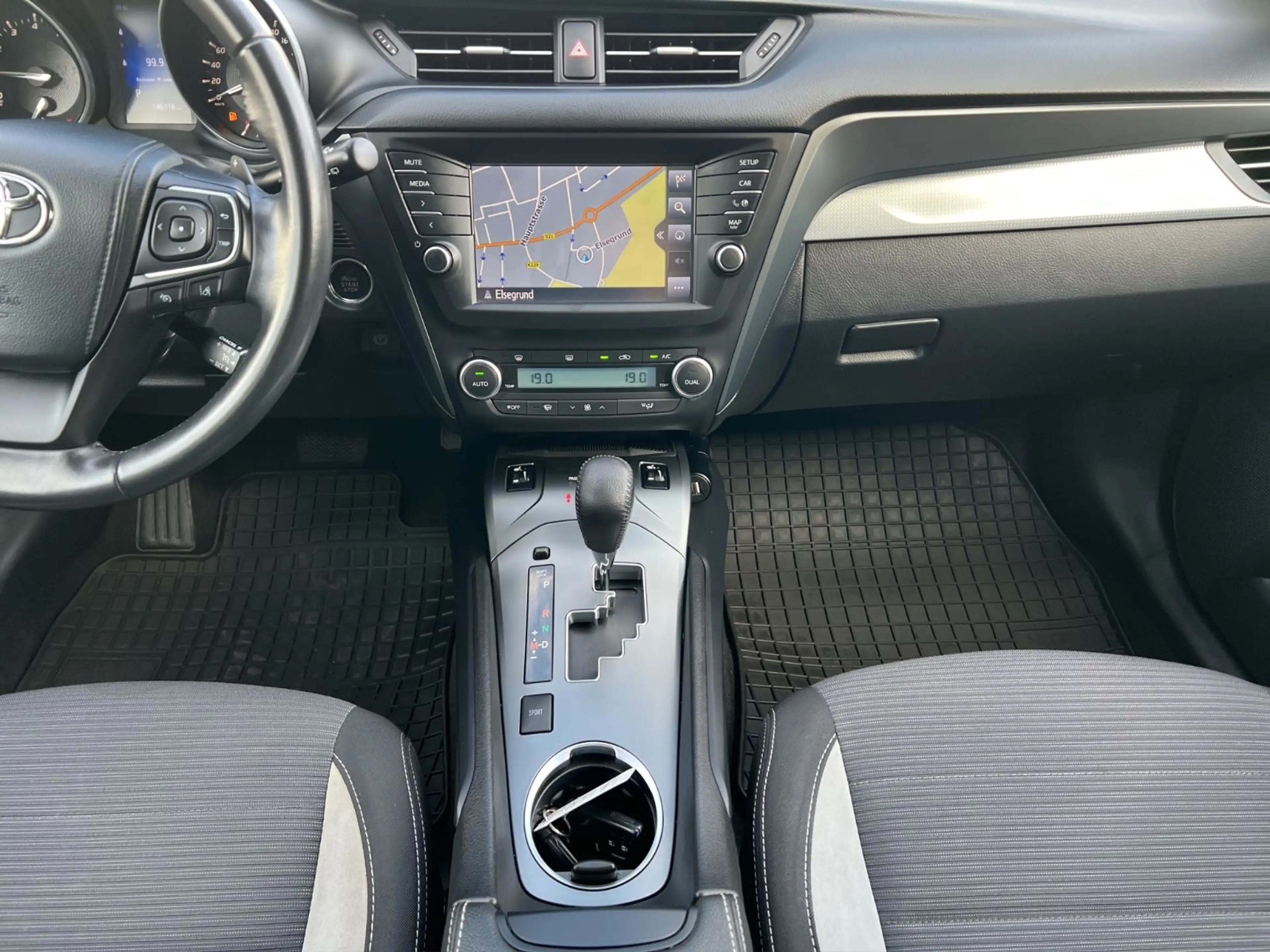 Toyota Avensis TS Edition-S *1.HAND*NAVI*SITZHZ*KAM*AHK — photo 12