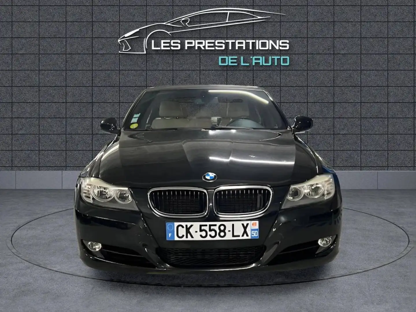 BMW 318 V (E90) 318d 143ch Confort Schwarz - 2