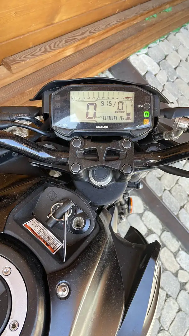 Suzuki GSX-S 125 Schwarz - 2