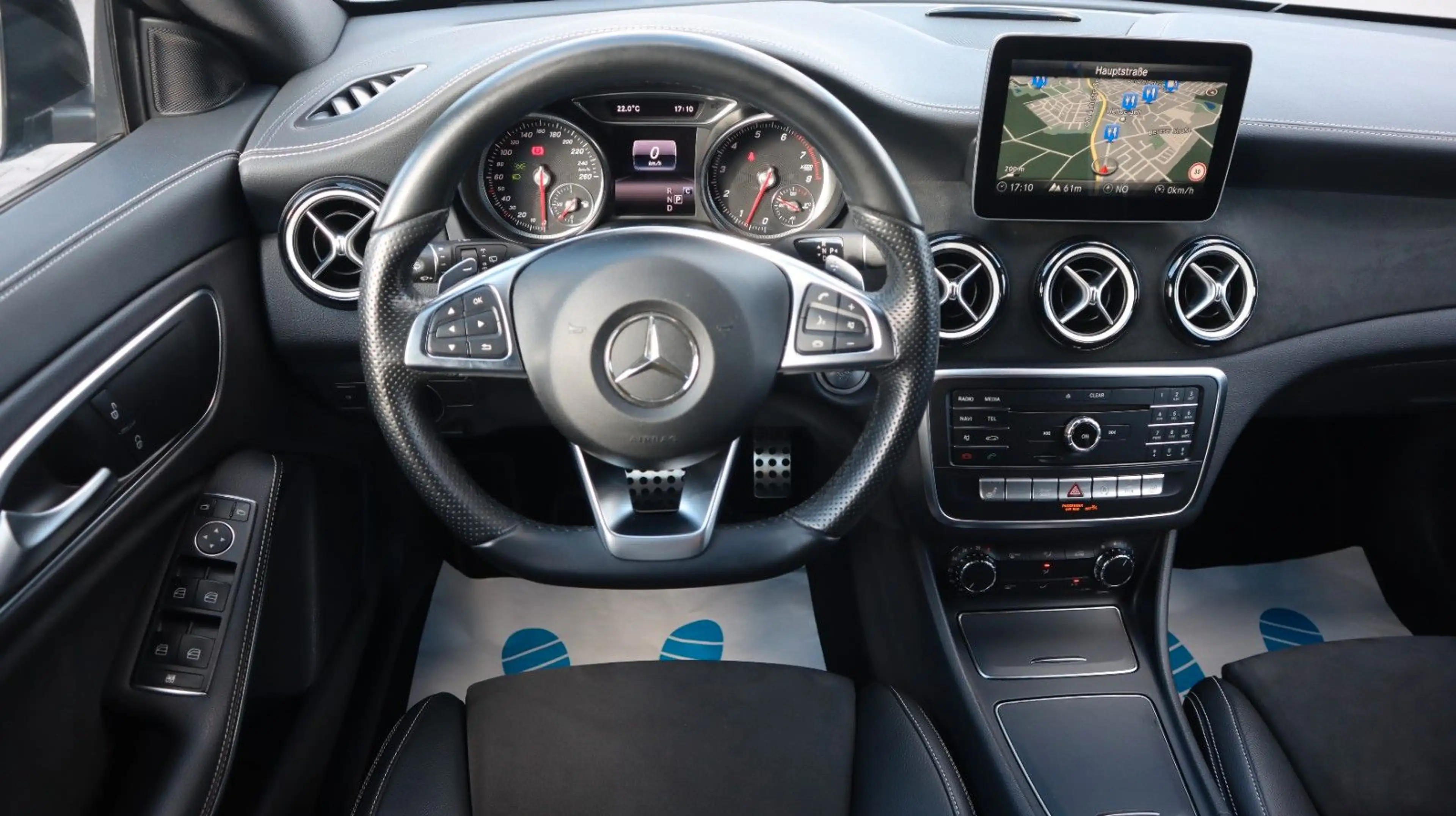 Mercedes-Benz CLA 200 AMG Sport Aut. Navi LED Ambiente PDC — photo 11