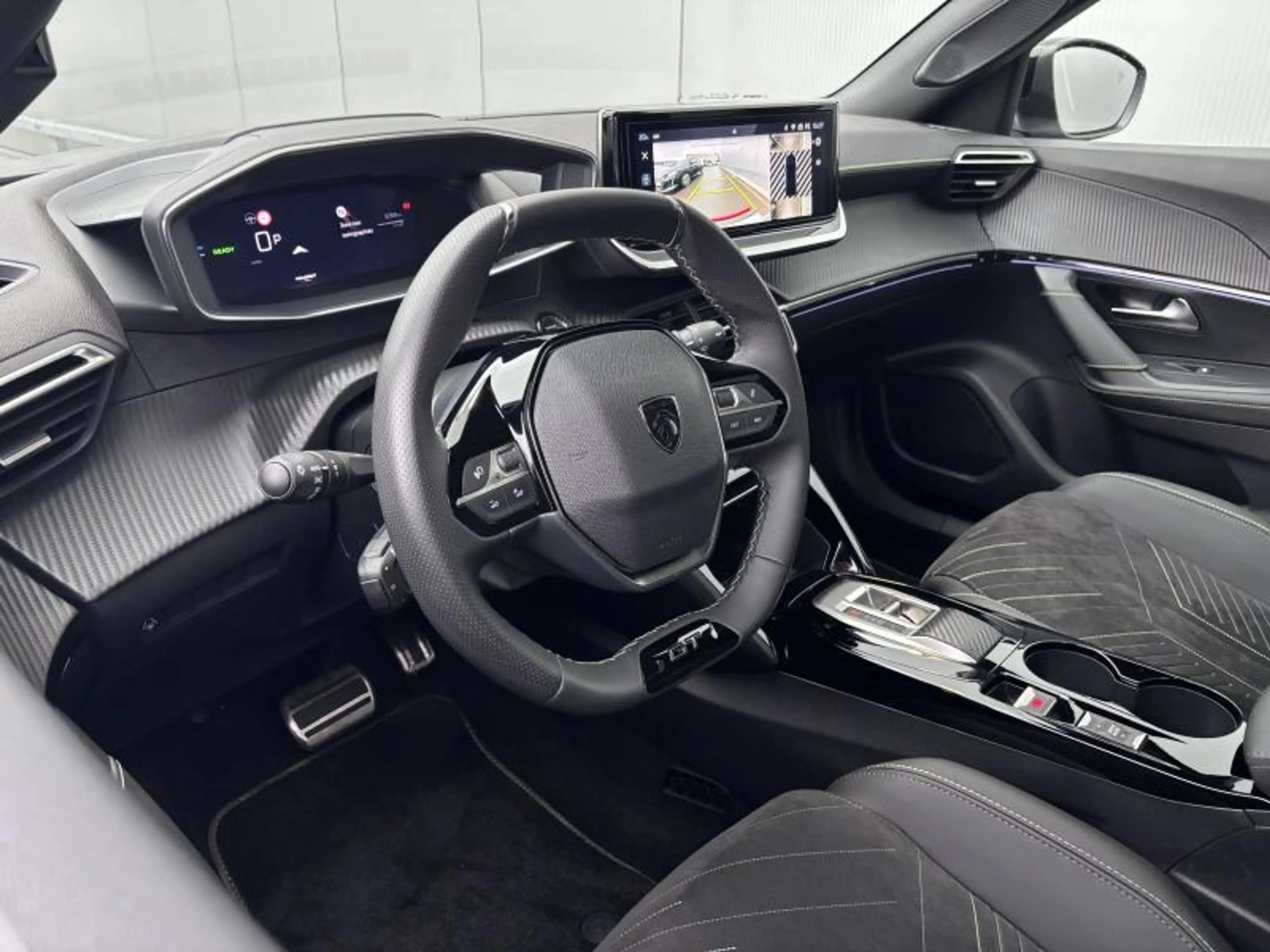 Peugeot e-2008 GT — photo 8