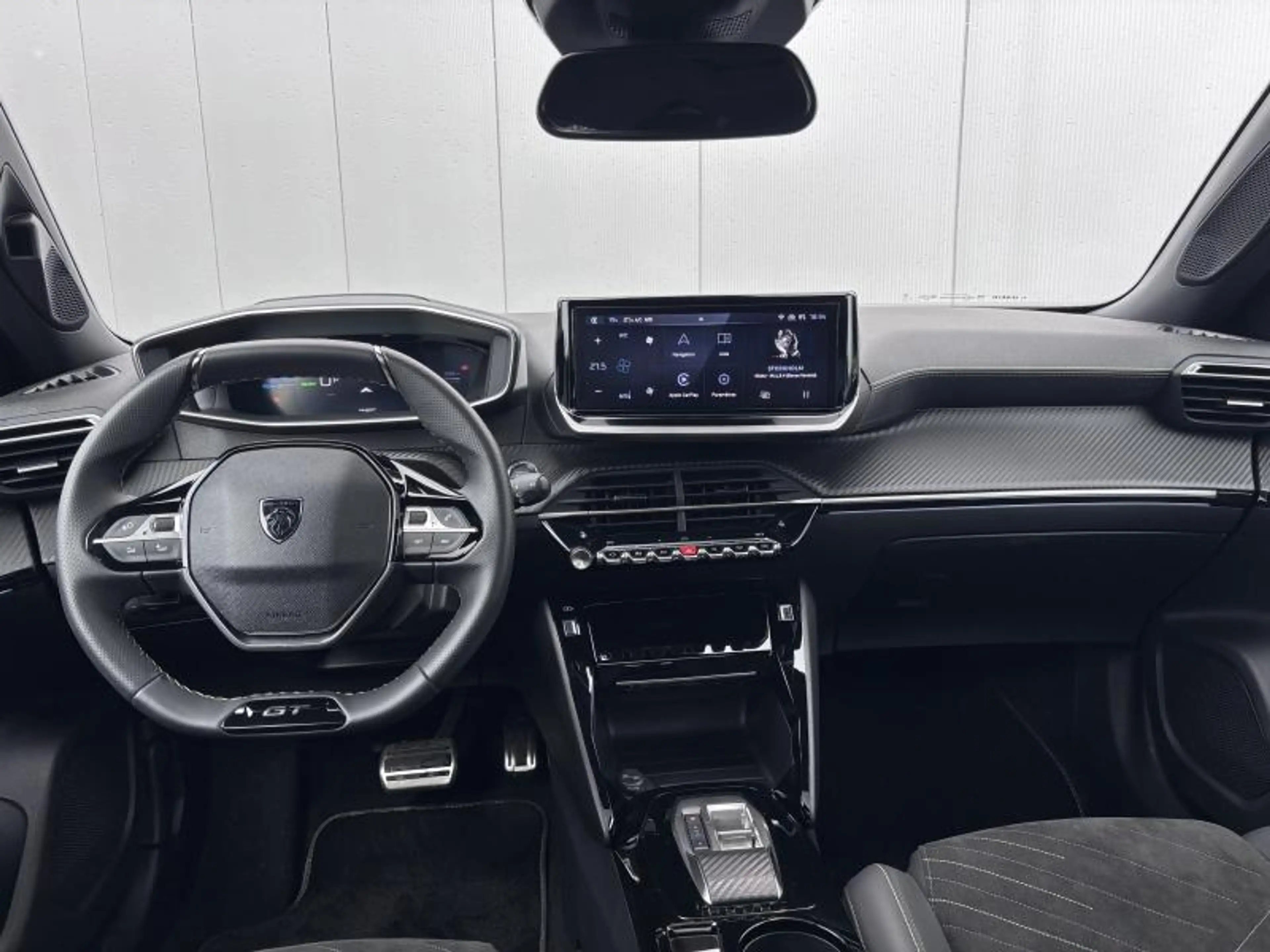 Peugeot e-2008 GT — photo 14