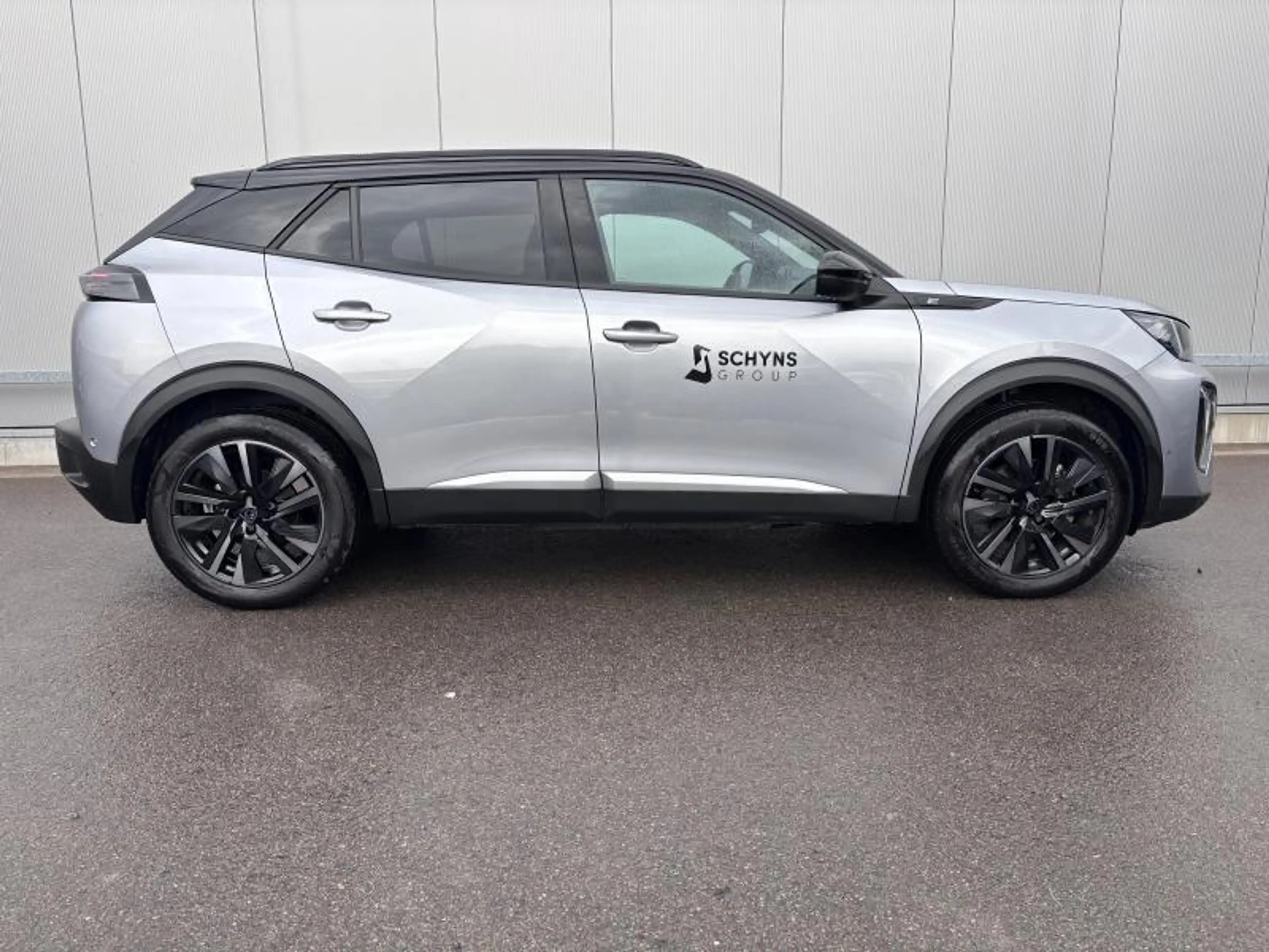 Peugeot e-2008 GT — photo 6