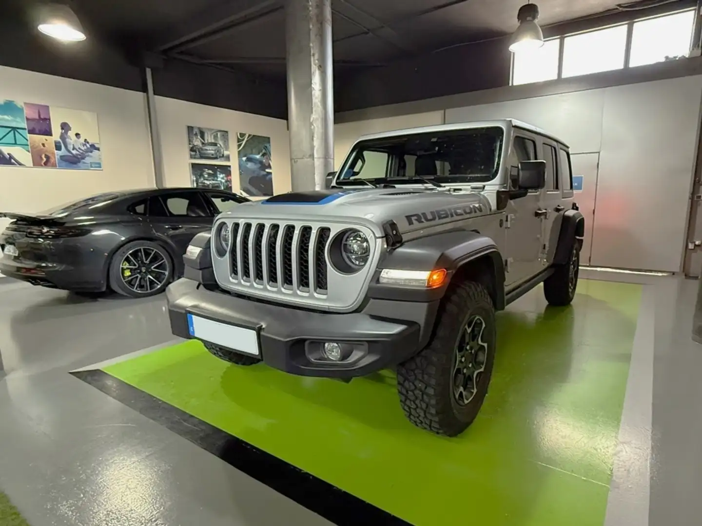 Jeep Wrangler Unlimited 2.0 4xe Rubicon 8ATX 280KW Zilver - 1