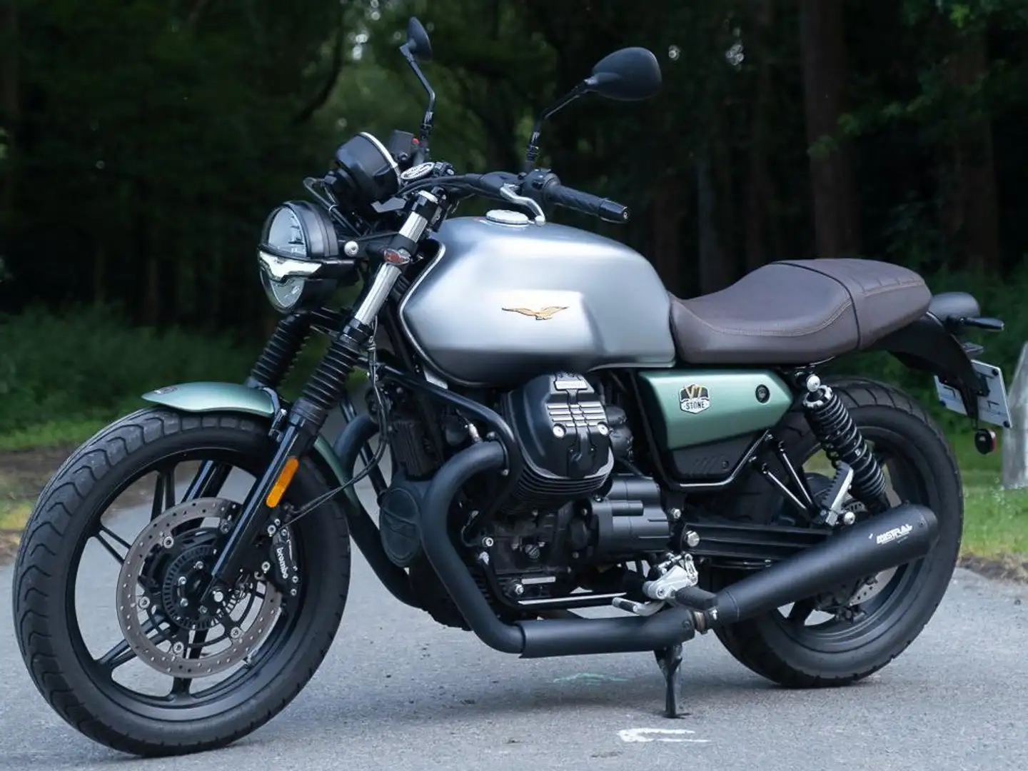 Moto Guzzi V 7 V7 III Stone 850 100 years Edition Argintiu - 1