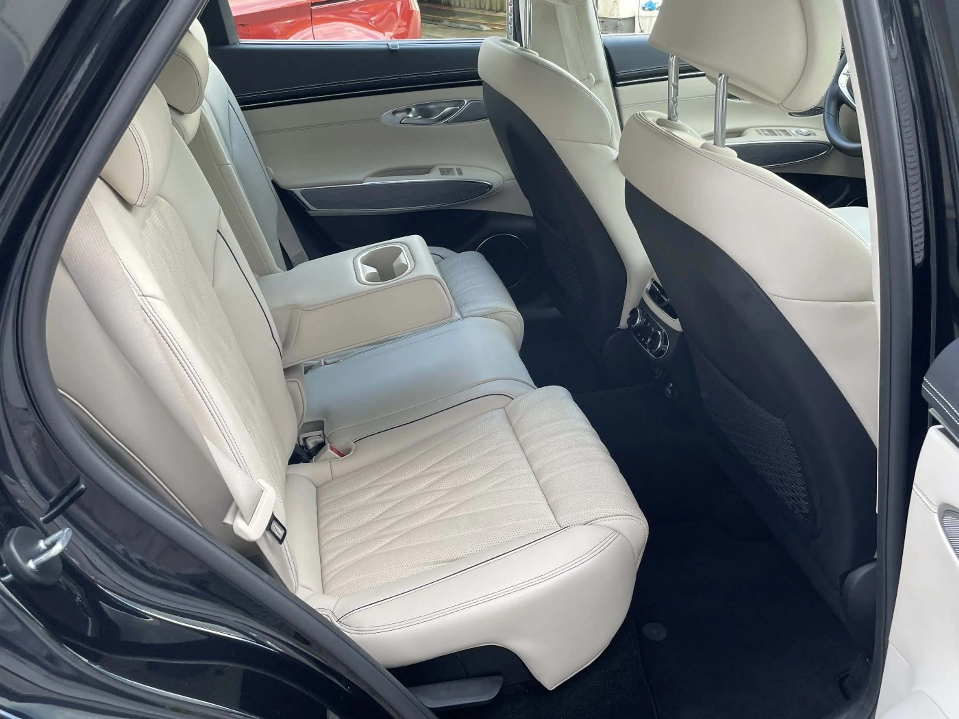 Genesis GV70 2.2 CRDi (DPF) Luxury ACC+LED+Navi+Pano+SD — photo 12