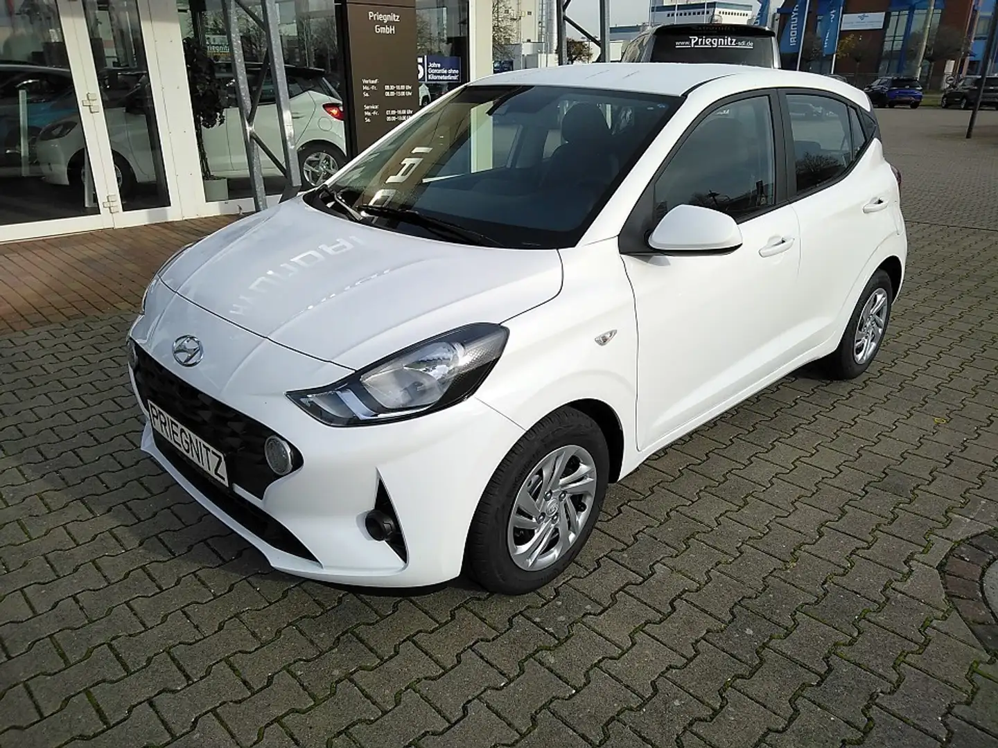 Hyundai i10 1.0 Benzin M/T Select Weiß - 2