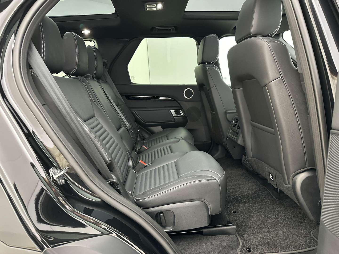 Land Rover Discovery D250 S AWD Auto 25MY 06/2026 -  - Joinsteer - #4