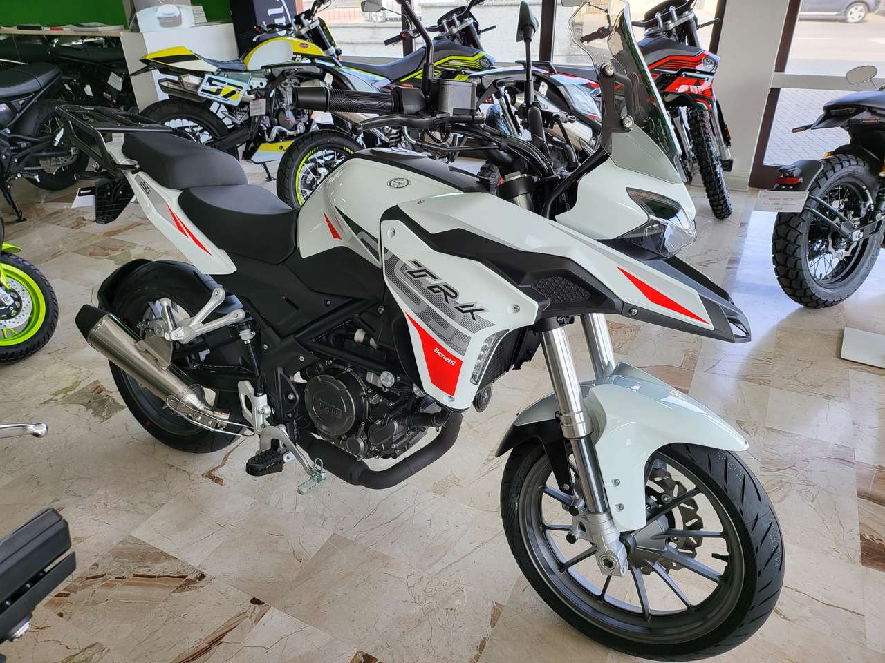 Benelli TRK 251 ABS