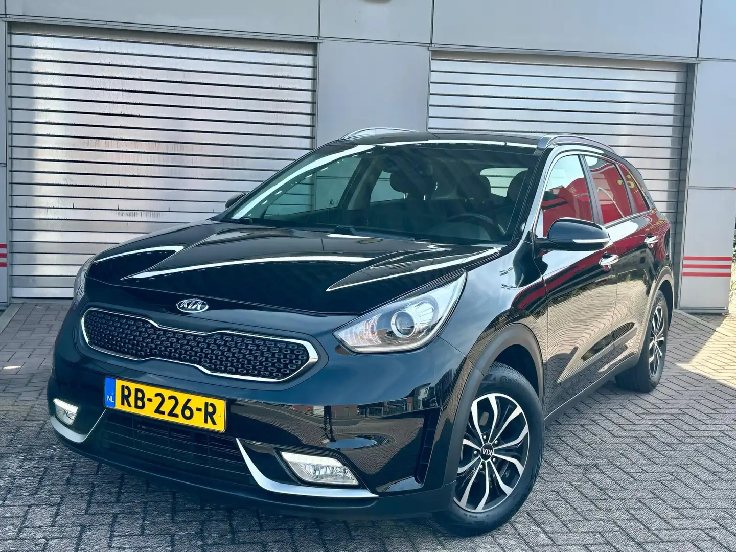 Kia Niro 1.6 GDi Hybrid ExecutiveLine Zwart - 1