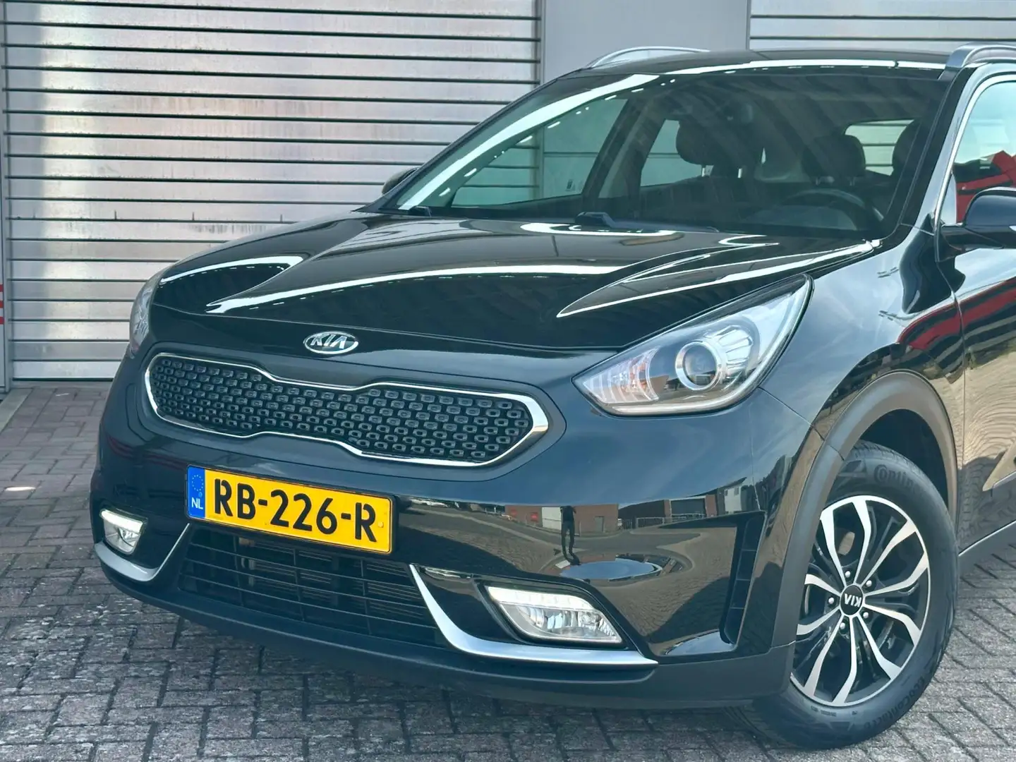 Kia Niro 1.6 GDi Hybrid ExecutiveLine Zwart - 2