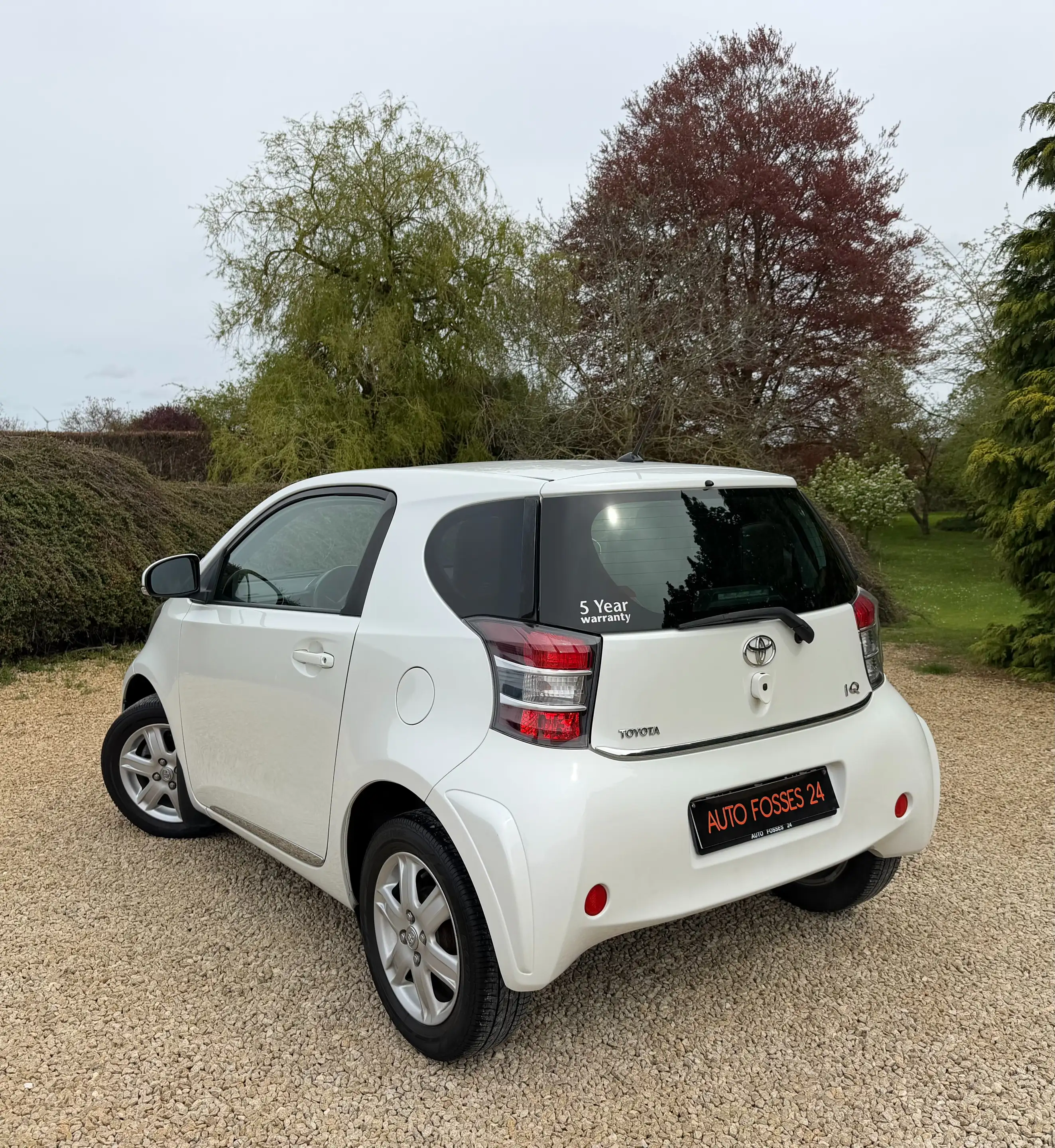 Toyota iQ 1.0i VVT-i FULL OPTIONS PREMIER PROPRIETAIRE GARANTIE 1 AN — photo 5