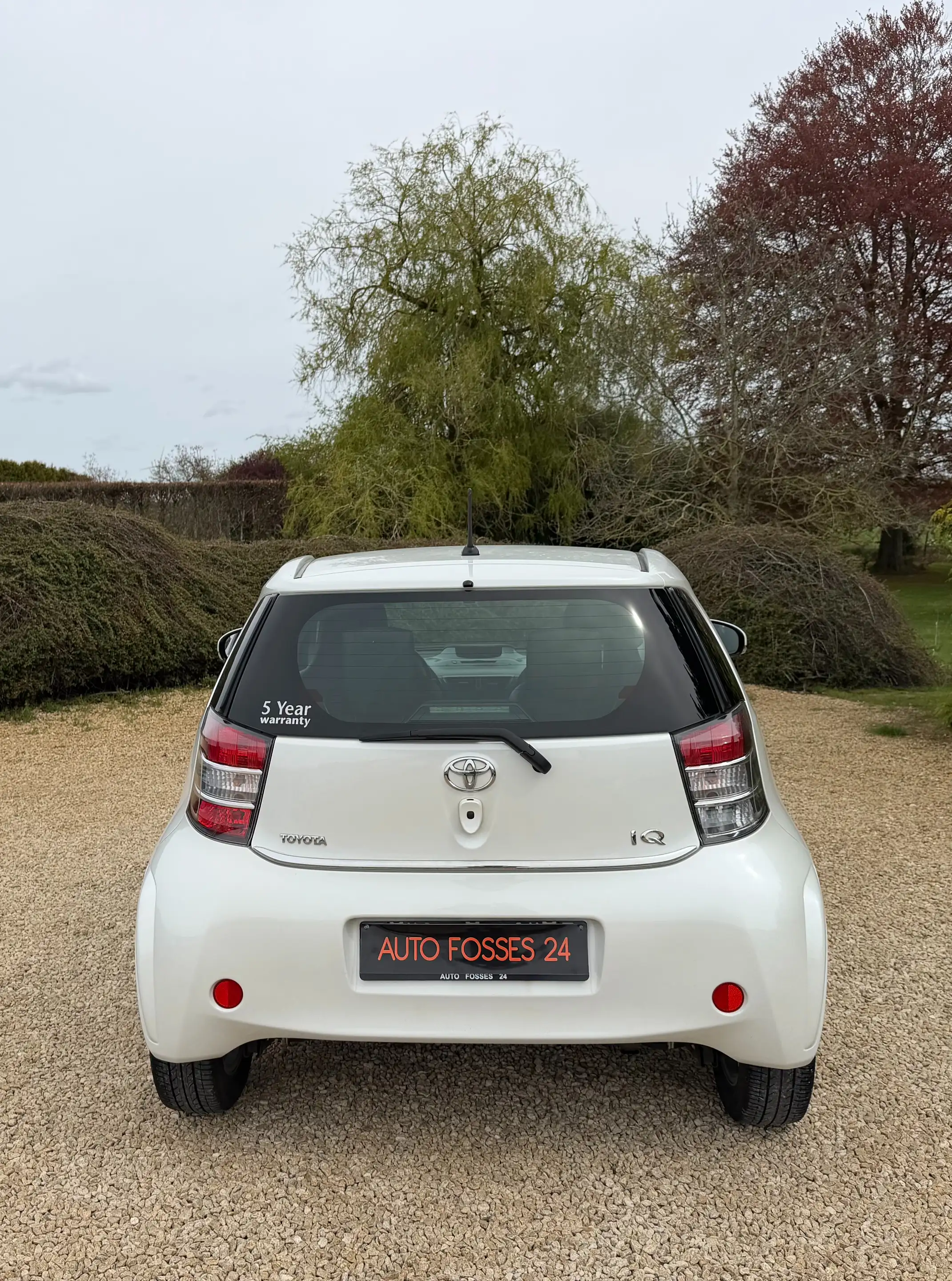 Toyota iQ 1.0i VVT-i FULL OPTIONS PREMIER PROPRIETAIRE GARANTIE 1 AN — photo 9