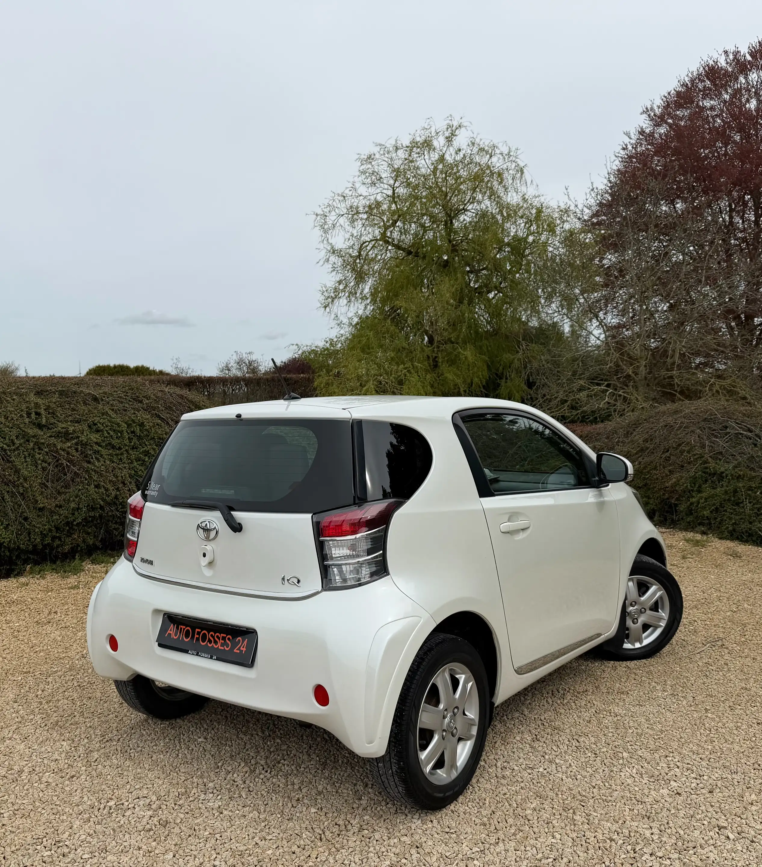 Toyota iQ 1.0i VVT-i FULL OPTIONS PREMIER PROPRIETAIRE GARANTIE 1 AN — photo 3
