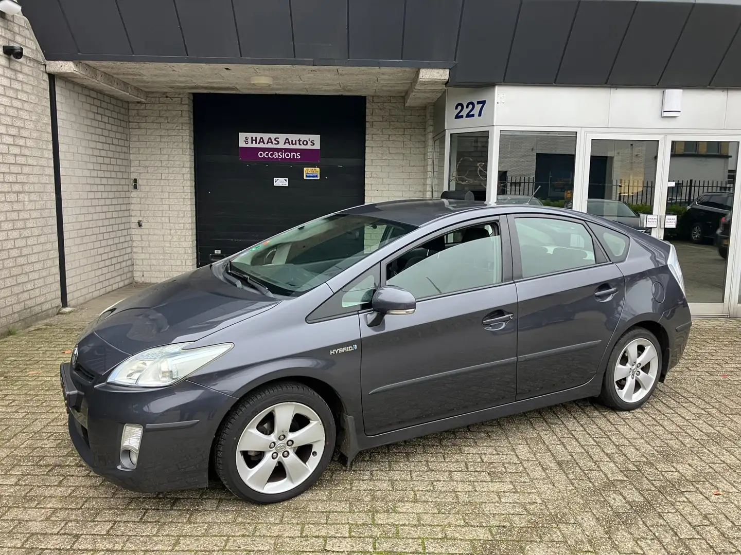 Toyota Prius 1.8 Comfort / DEALER SERVICED / FRISSE AUTO / APK Grigio - 1