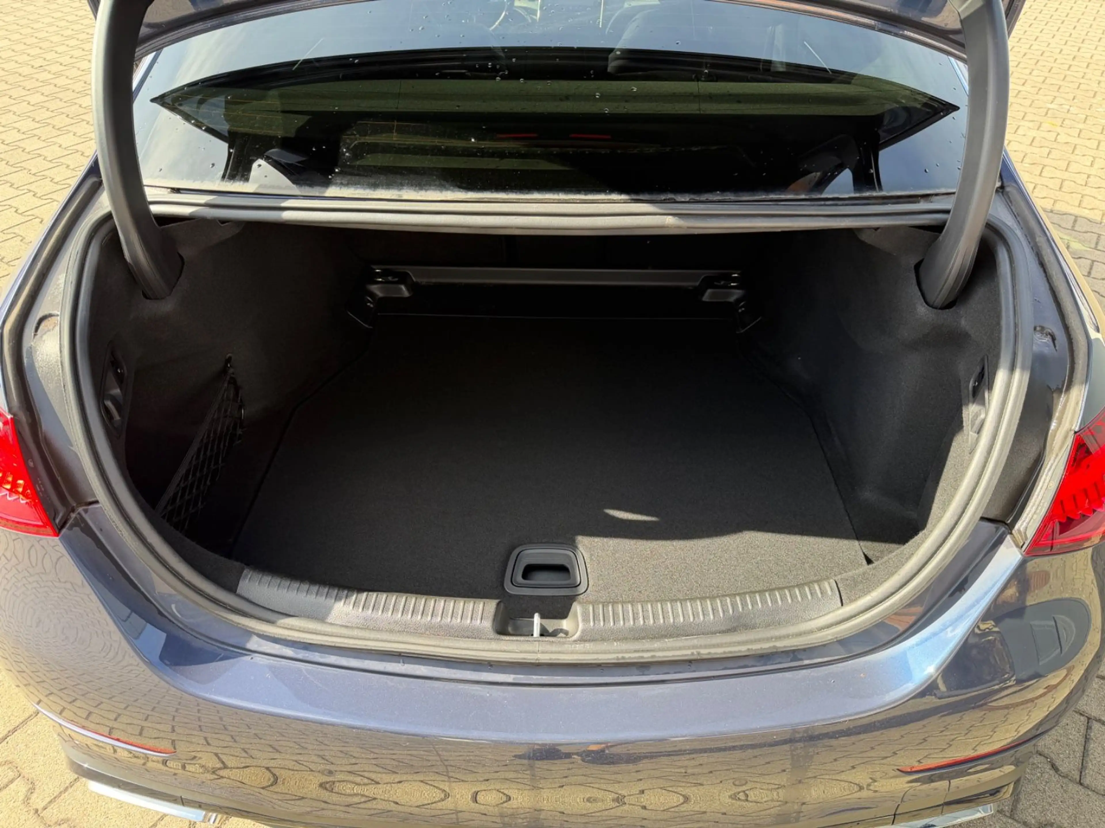 Mercedes-Benz C 200 d AMG Limousine Night Paket 18 Zoll — photo 16