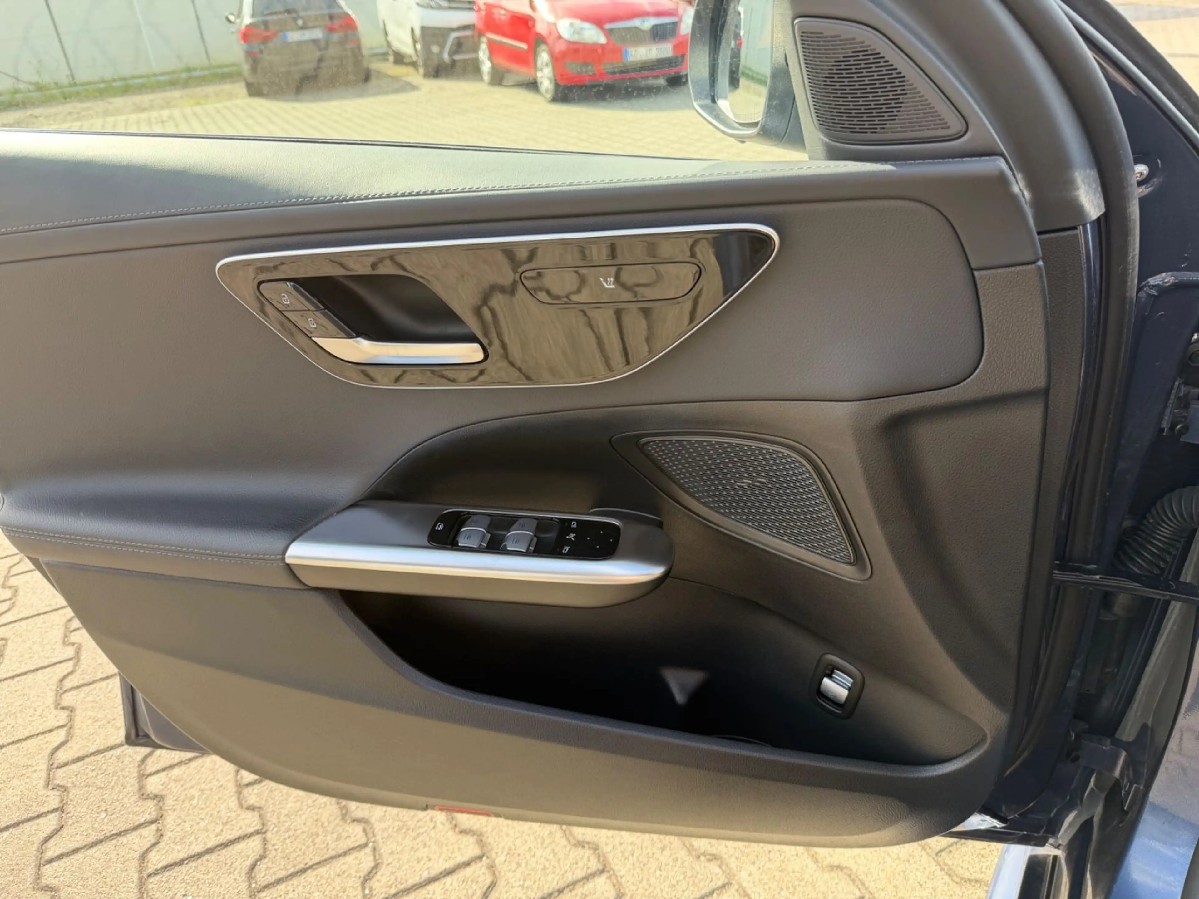 Mercedes-Benz C 200 d AMG Limousine Night Paket 18 Zoll — photo 15