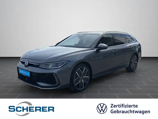 Volkswagen Passat Variant R line 2.0 TDI DSG 4M. MATRIX PAN