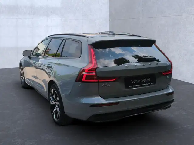 Volvo V60 view 5