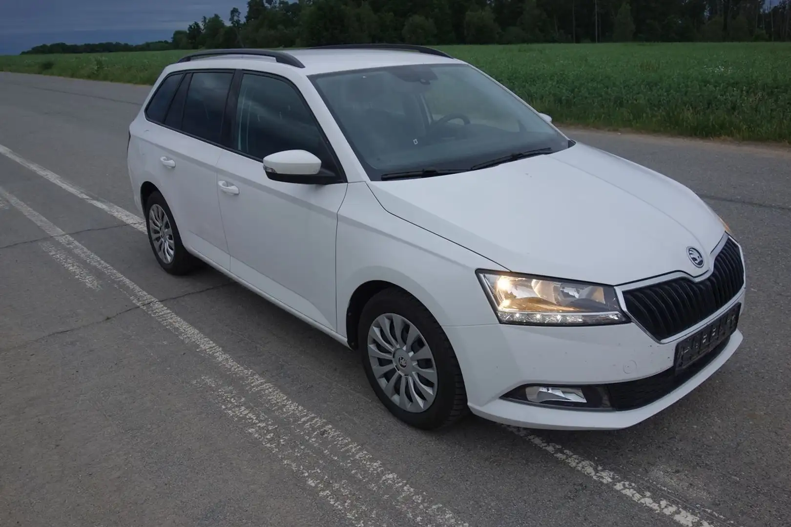 Skoda Fabia Combi Ambition 1,0 TSI Carplay-Sitzhzg.-PDC Weiß - 2