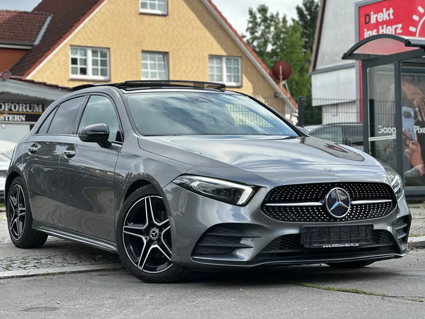 Mercedes-Benz A 180 A 180d/Bi-Colour Leder/Pano/Multibeam/Burmester - 2