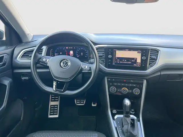 Volkswagen T-Roc view 11
