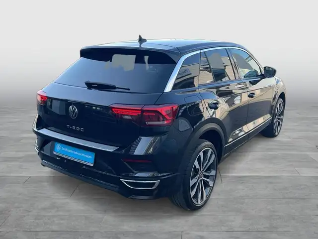 Volkswagen T-Roc view 5