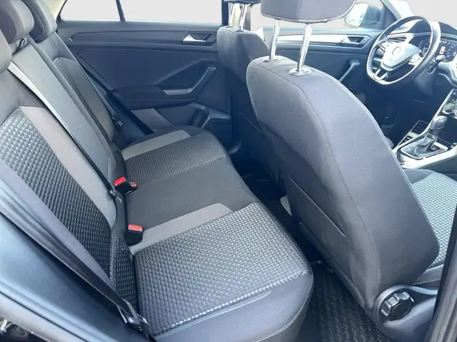 Volkswagen T-Roc view 14