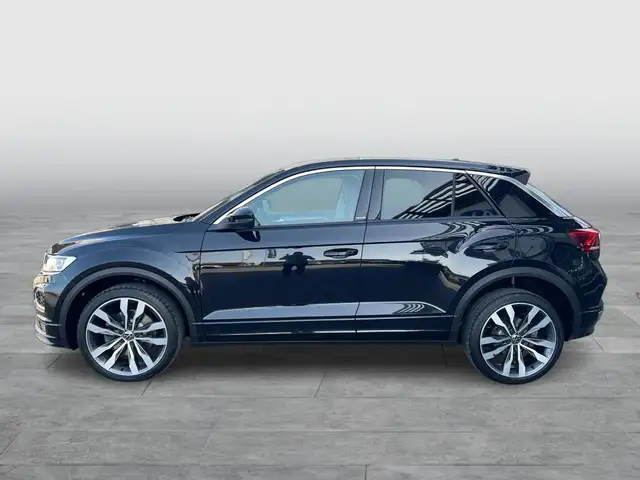 Volkswagen T-Roc view 2