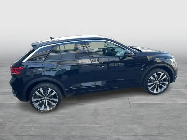 Volkswagen T-Roc view 6