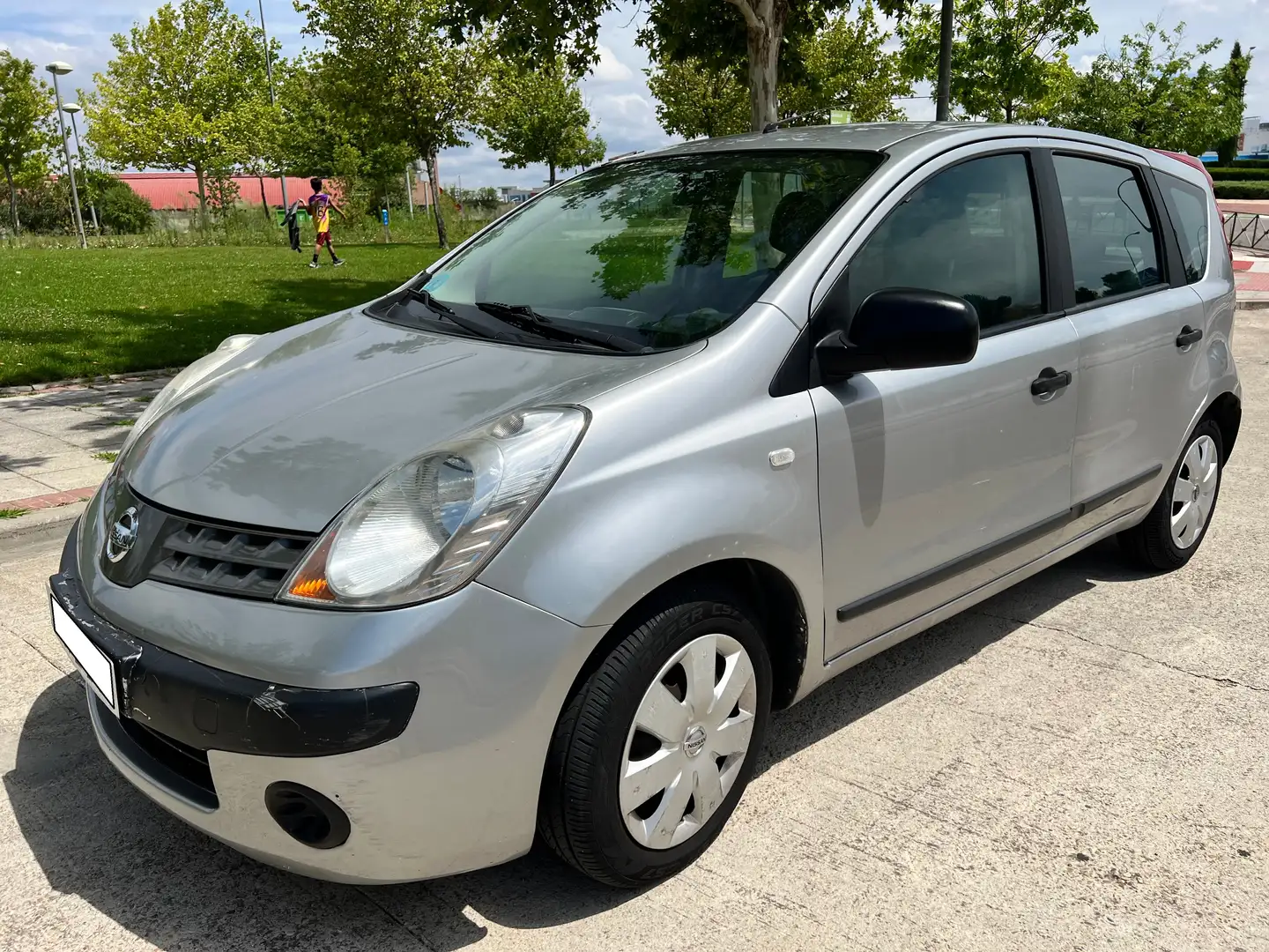 Nissan Note 1.4 Acenta Gris - 2