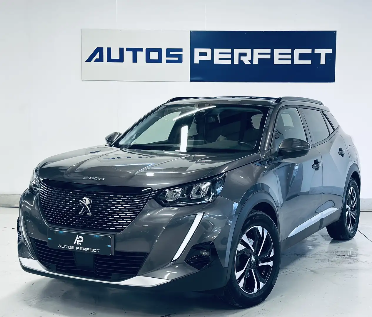 Peugeot 2008 1.2 BOITE AUTO CAMERA PDC NAVI CLIM ATTACHE REM Gris - 1