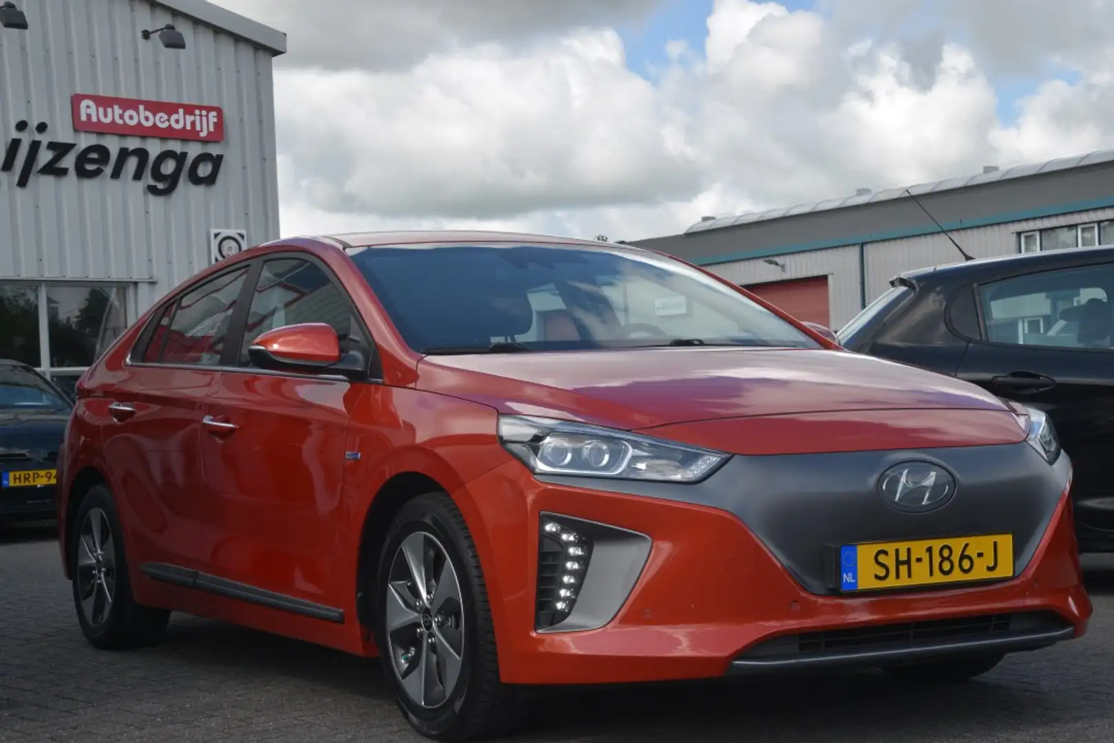 Hyundai IONIQ Premium EV Carplay | DAB | Keyless | LMV | Clima | Orange - 2